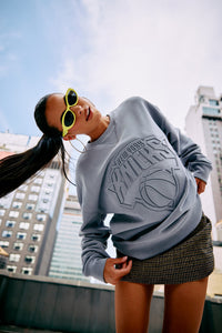 NY Knicks Embossed Crew in Light Gray