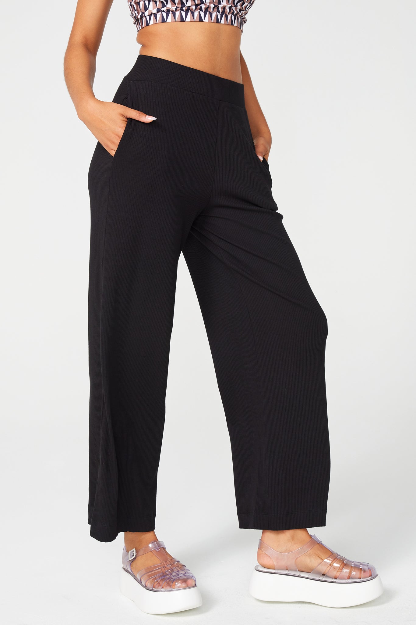 Rib Wide Leg Pant in Black –