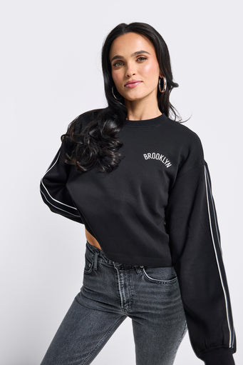 Nets Piping Crop Crew in Black