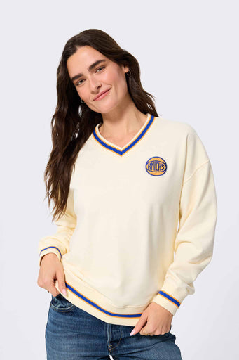 New York Knicks Logo V-Neck Sweatshirt in Sugar Swizzle