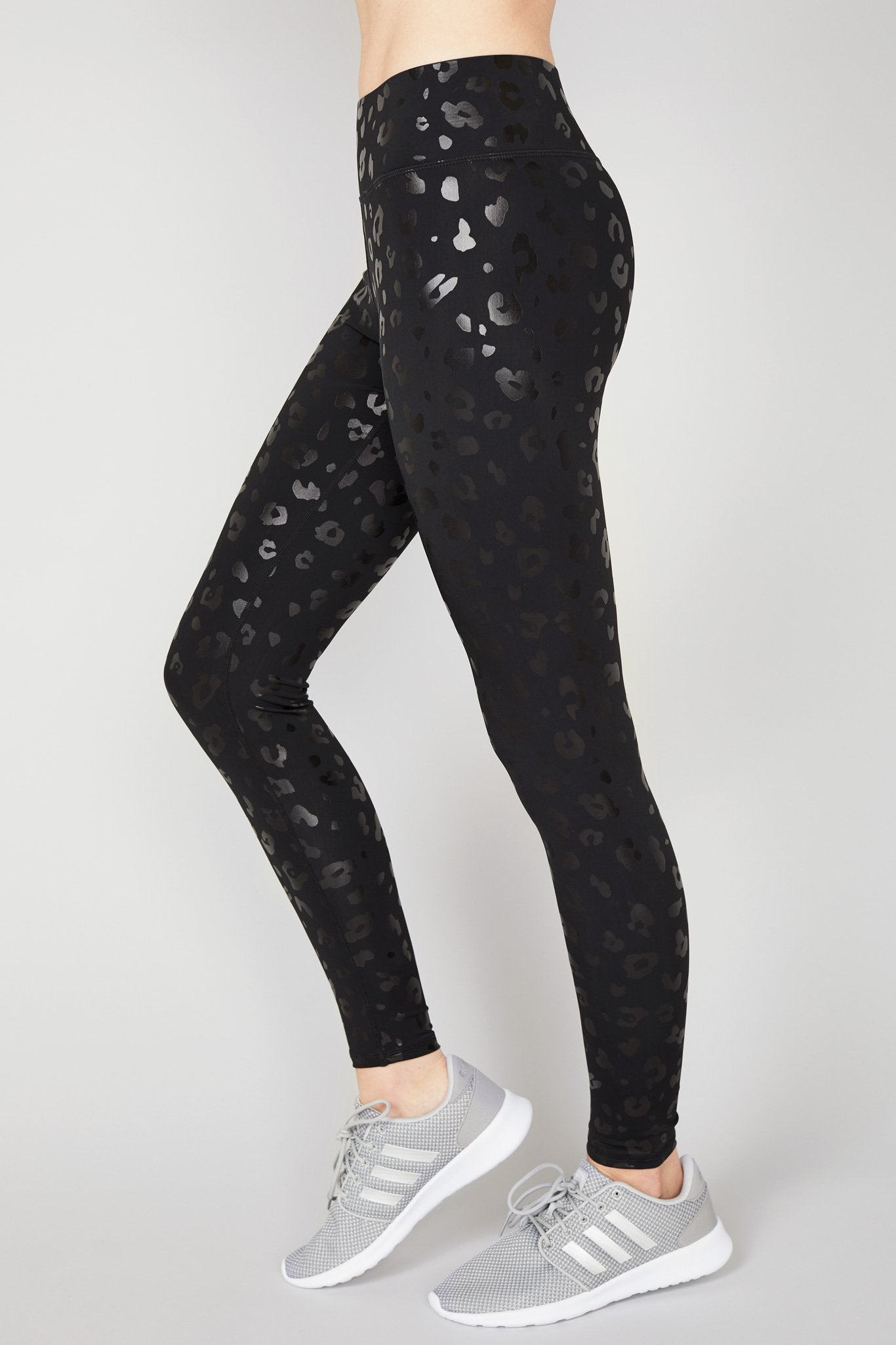 Uplift Leggings in Black Silver Mini Star Foil –