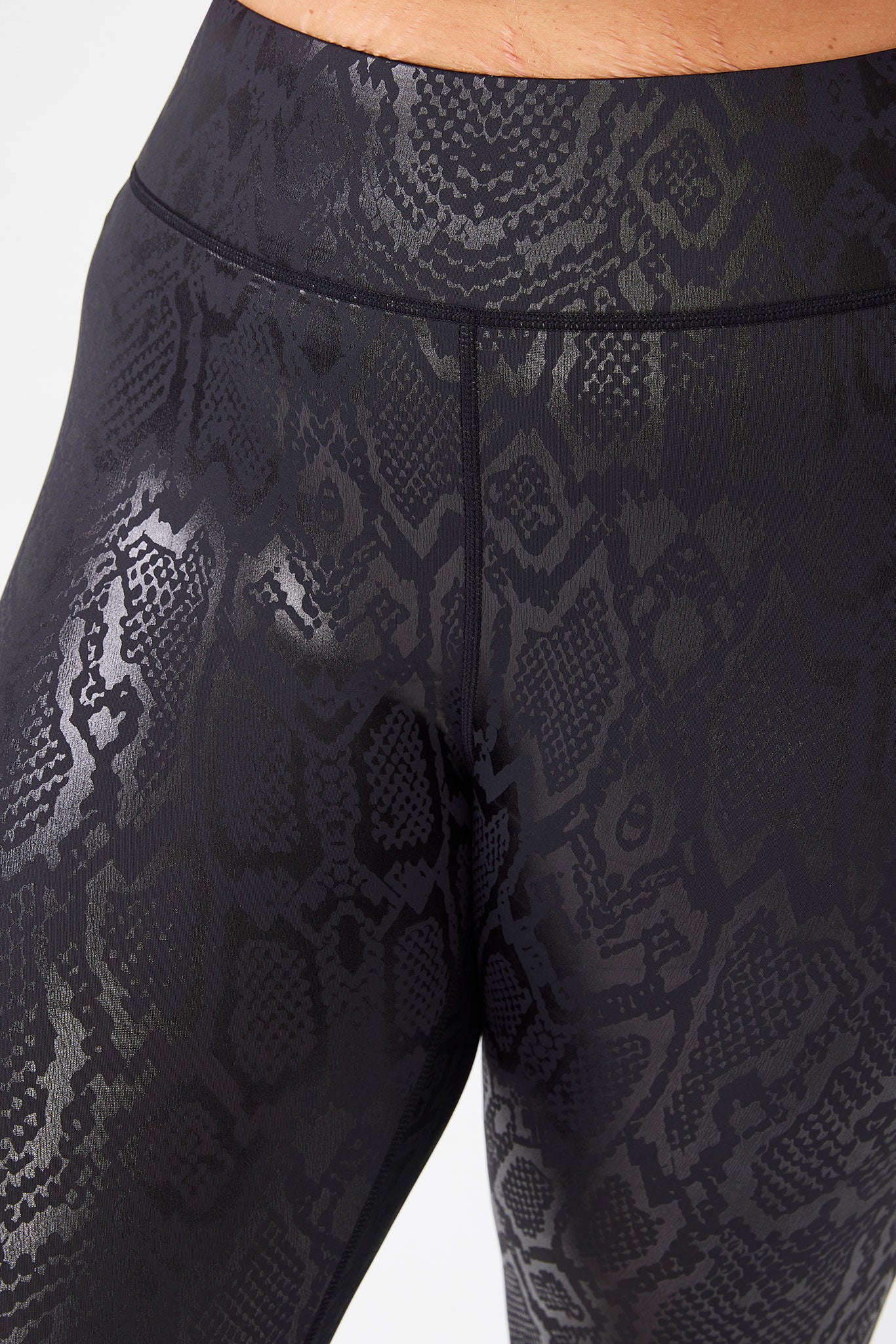 Women's Terez 7010 Plus Size Foil Printed High Band Legging (Black Foil  Snakeskin 2X) 
