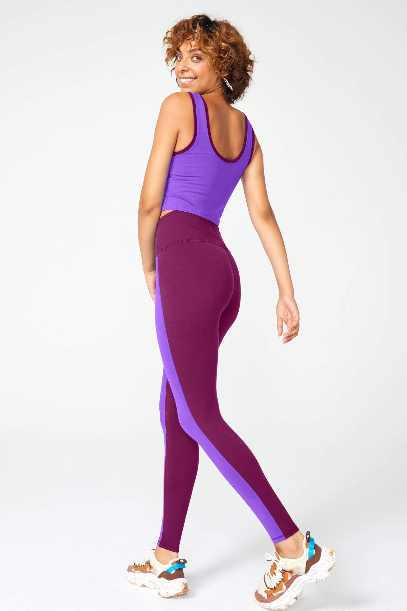 The black top purple leggings