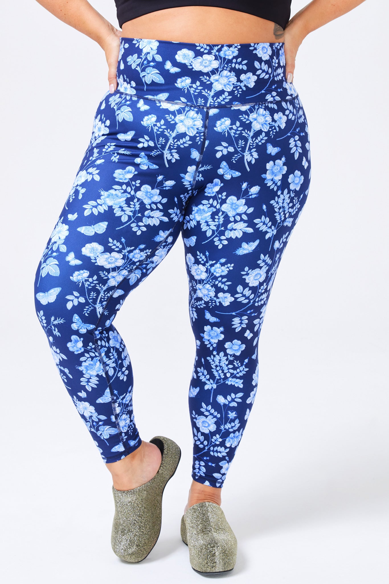 TLC Printed Leggings in Navy Fine China – Terez.com